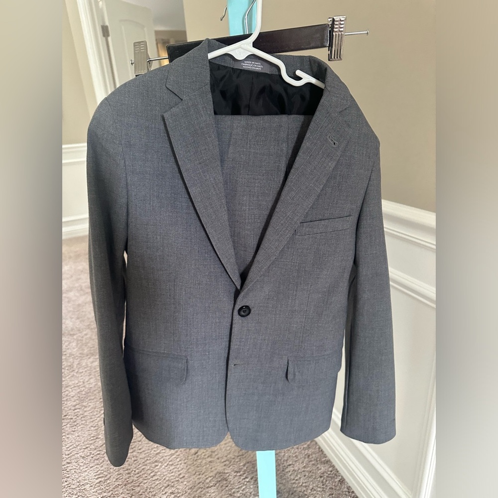 Boys Van Heusen gray suit